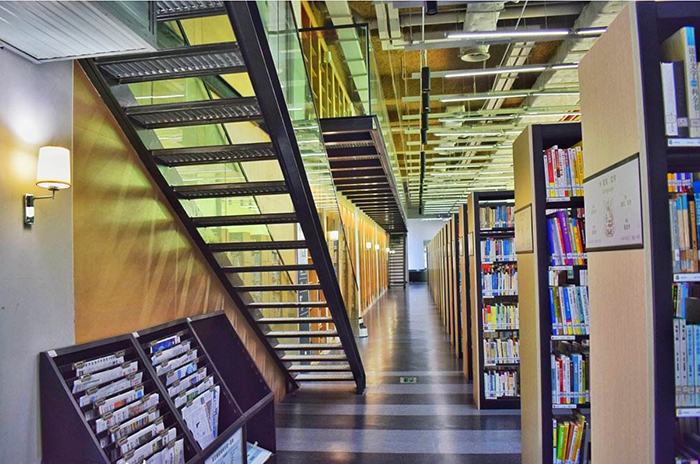 圖書館家具、圖書館書架深圳海發(fā)專業(yè)生產(chǎn)